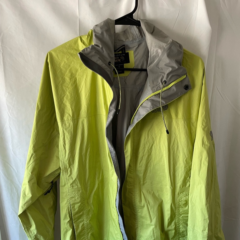 Mountain hardware jacket